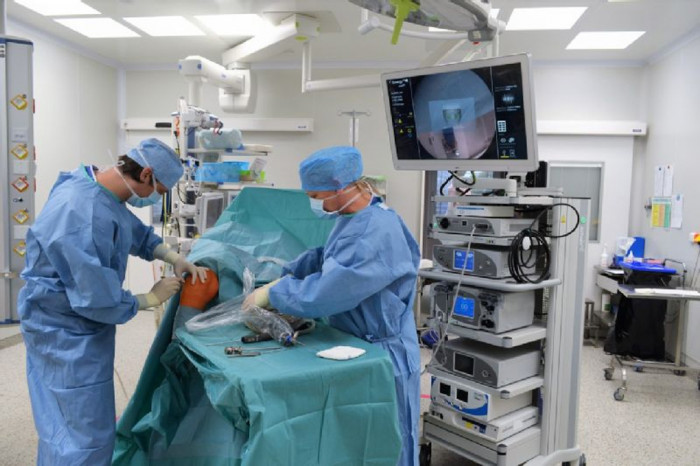 V Nemocnici AGEL Prostějov poslouží k operacím kloubů nová artroskopická věž