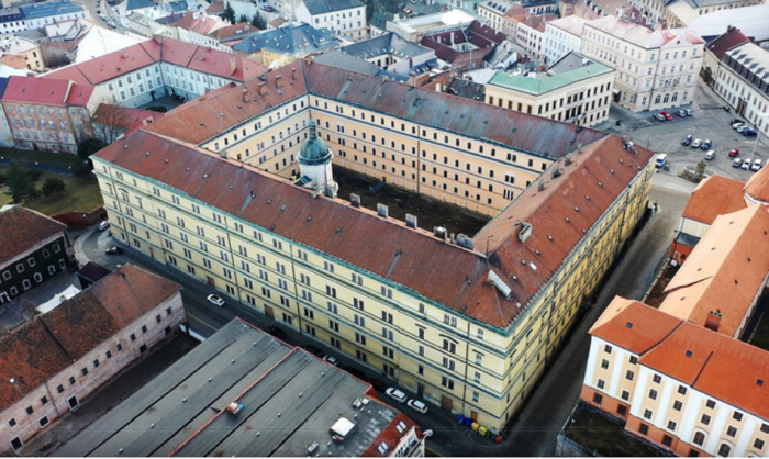 Hanácká kasárna v centru Olomouce jdou potřetí do aukce