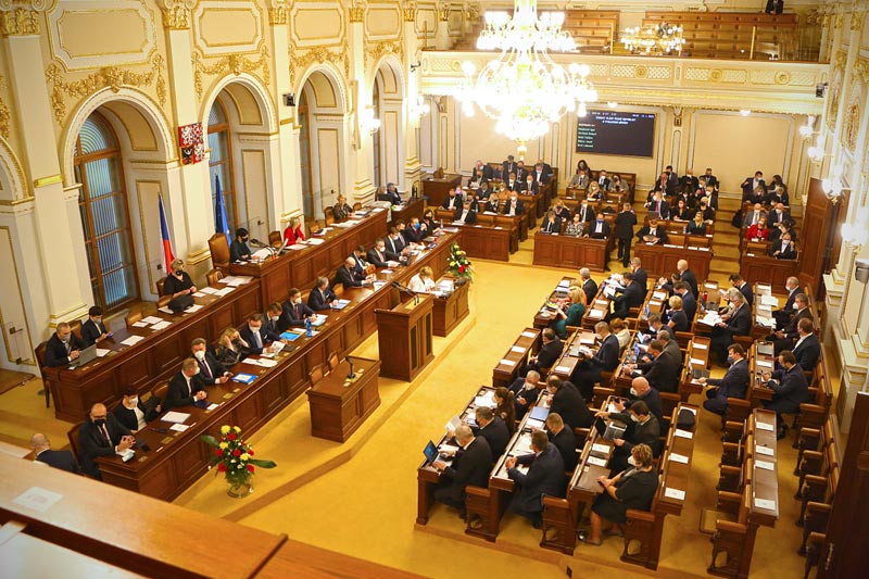 Poslanecká sněmovna v 1. čtení schválila úsporu 14 mld. Kč v platbách za státní pojištěnce