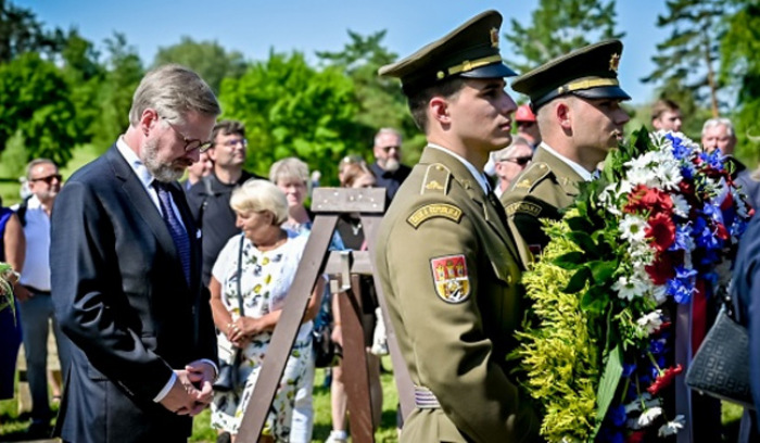 Premiér Petr Fiala uctil památku obětí nacistického zločinu v Lidicích z června 1942