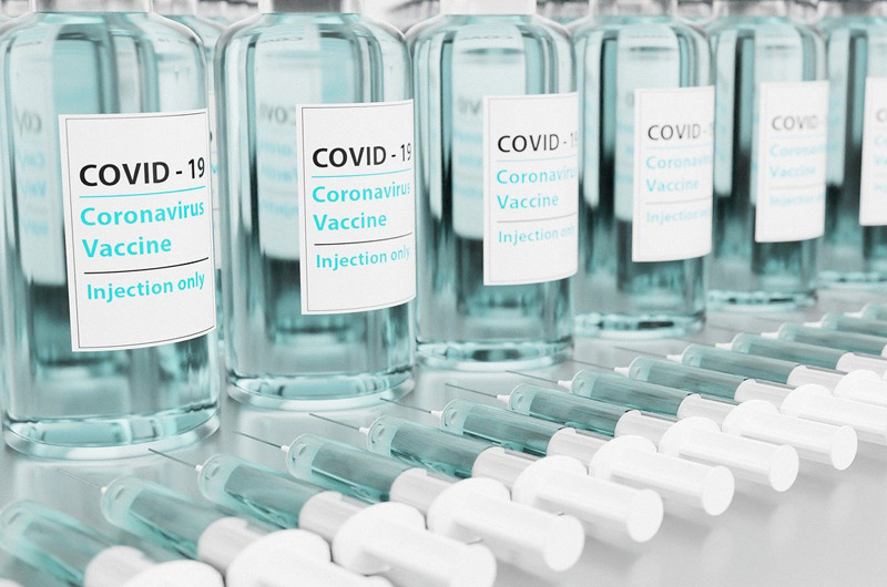 EMA zahájila průběžný přezkum upravené vakcíny Comirnaty proti covid-19