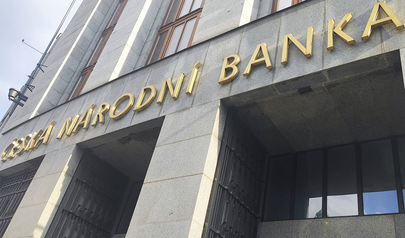 Českou národní banku vede od 1. července bankovní rada v obměněném složení