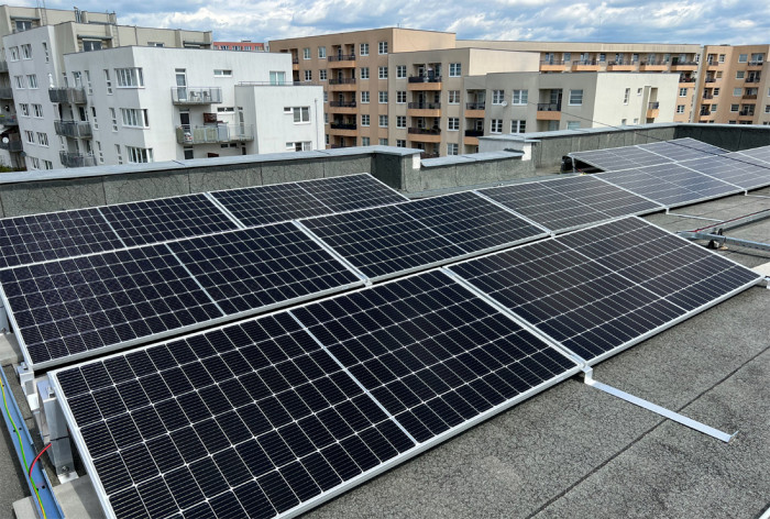 THMP začala v Praze budovat fotovoltaické elektrárny. Pilotní fázi má za sebou, od příštího roku chce zvýšit tempo na dvě týdně