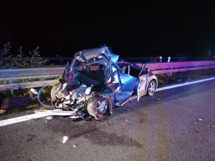 Na dálnici D1 došlo v noci ke třem vážným nehodám, vyhasli dva lidské životy