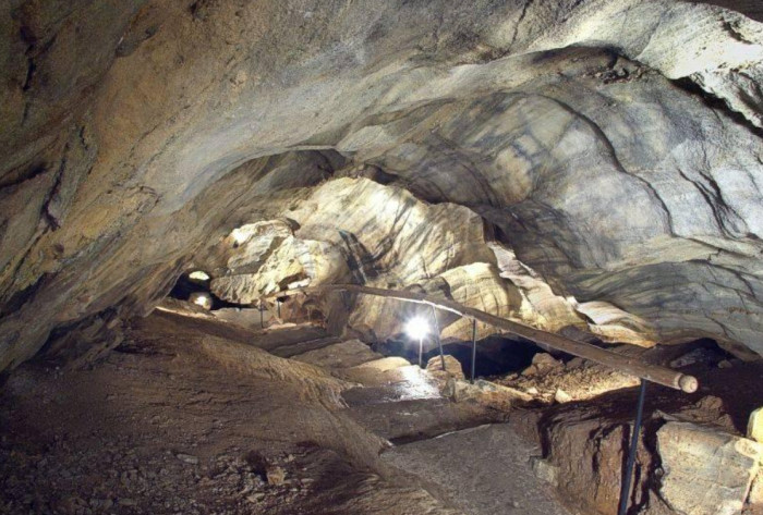 Skončená sezóna jeskyní lepší než dvě covidové. Některé zvou turisty i v zimě