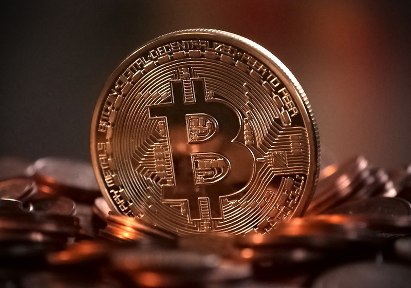 Muž přeposlal podvodníkovi statisícové půjčky s vidinou zisku na bitcoinových investicích