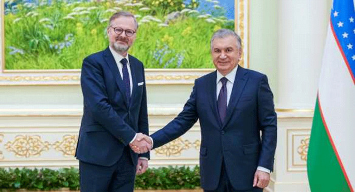 Předseda vlády Petr Fiala zakončil desetidenní cestu po Asii v Uzbekistánu