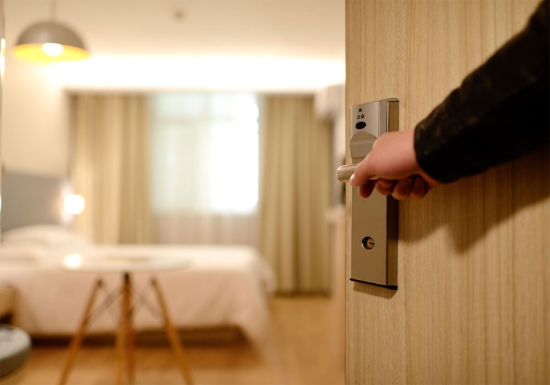 V českých hotelech je zahraničních turistů meziročně víc, ne však tolik jako před koronavirovou pandemií