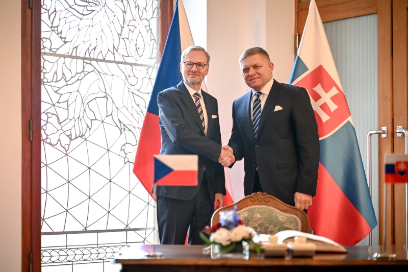 Petr Fiala jednal se slovenským premiérem Ficem o spolupráci v energetice, dopravě, bezpečnosti i obraně