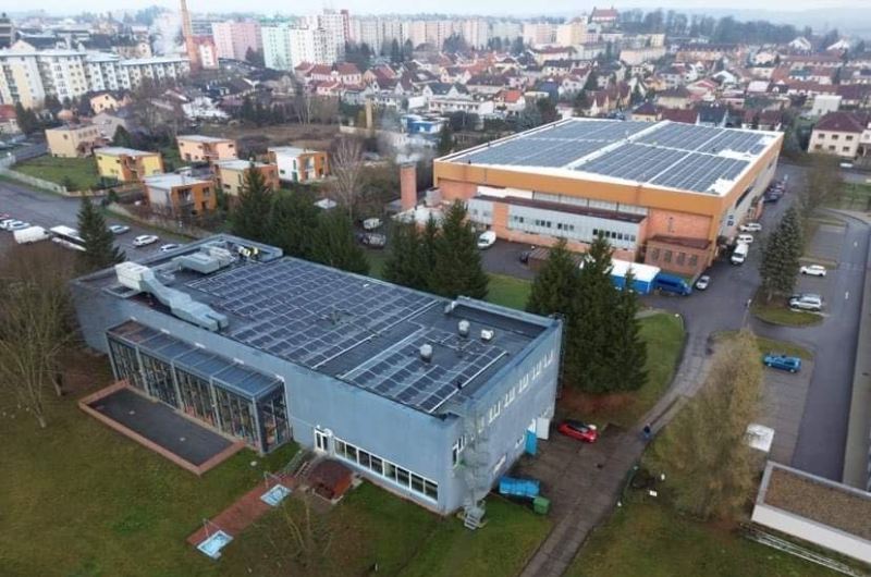 Městská sportovní zařízení Benešov brzy zprovozní fotovoltaickou elektrárnu