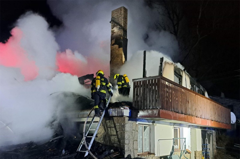 V Zásadě na Jablonecku došlo k požáru domu, škoda je vyčíslena na 4 miliony korun