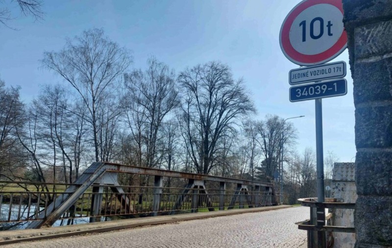 V Mněticích a Ostřešanech se chystají opravy silnic a mostů, doprava bude omezena
