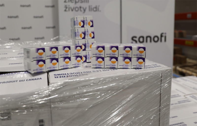 Z Kanady dorazila do Česka mimořádná dodávka vakcín proti černému kašli pro dospělé