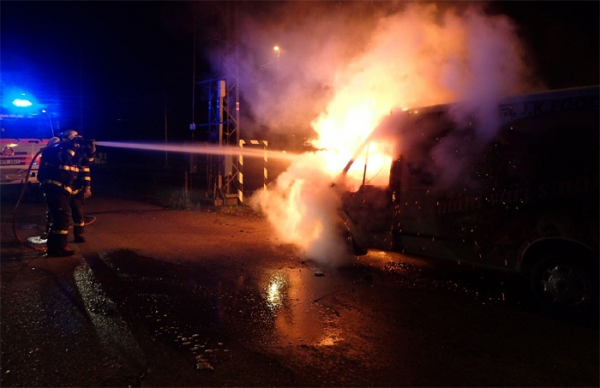 Požár dodávky v Děhylově způsobil škodu za 100 tisíc korun