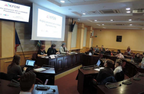 Studentský parlament debatoval s představiteli Plzeňského kraje