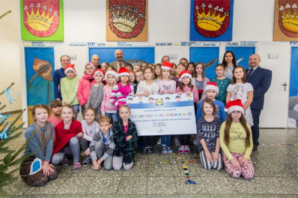 Děti ze Základní školy Žerotínova ve Valašském Meziříčí dostaly 85 800 korun 