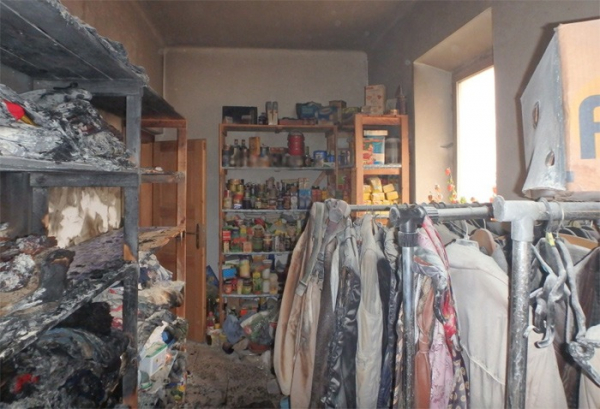 V bytě ve Dvoře Králové nad Labem hořela šatna