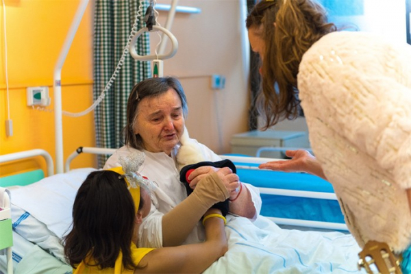 Zdravotní klauni přivezli radost a smích i na oddělení LDN Nemocnice Třebíč 