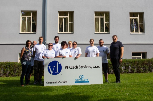 Den firemního dobrovolnictví v SeneCura SeniorCentru Terezín