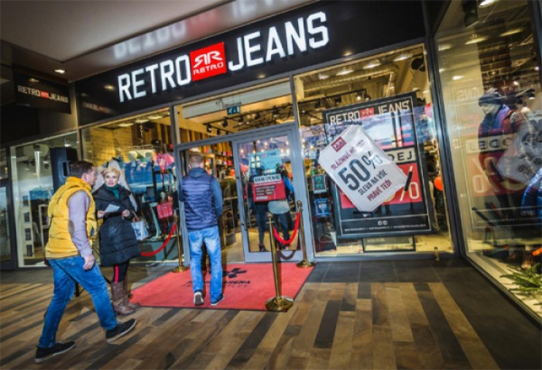 Značka Retro Jeans otevřela obchod ve Fashion Arena Prague Outlet 