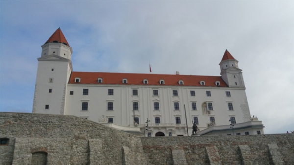 Miliardová rekonstrukce Bratislavského hradu jde do finále, stavět bude i česká firma