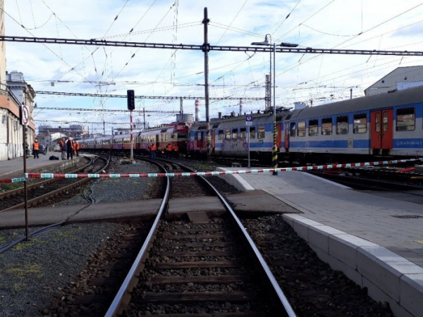 V Brně se srazily dva osobní vlaky, zranilo se 21 lidí