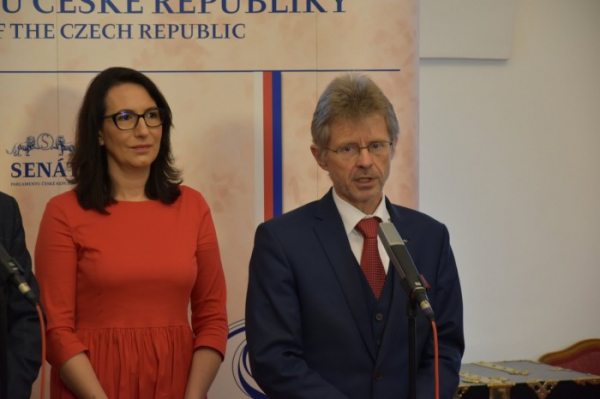 Senátoři KDU-ČSL a ODS podávají ústavní stížnost na zdanění církevních restitucí