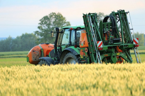 Používání pesticidů v zemědělství pokleslo o 9 procent