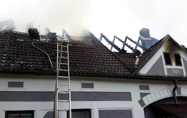Požár domu v Radošovicích způsobil škodu za milión korun