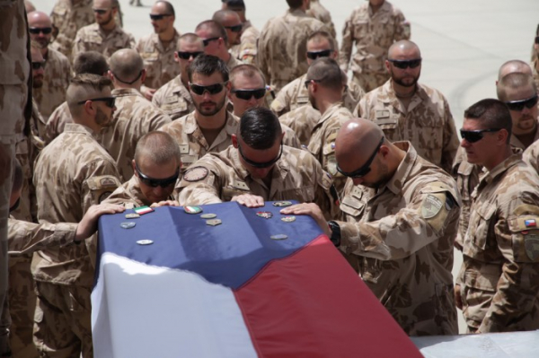 Právě před rokem v Afghánistánu zahynuli čeští vojáci