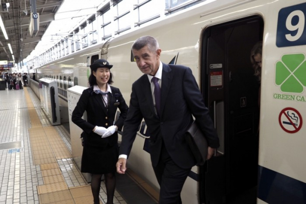 Premiér Babiš se na pracovní cestě v Japonsku zúčastnil intronizace císaře Naruhita 