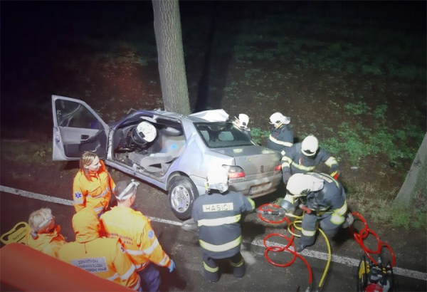 Havárie osobního auta na Nymbursku skončila tragicky