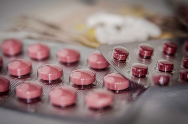Novela zákona o léčivech přináší vyšší dostupnost léků v lékárnách