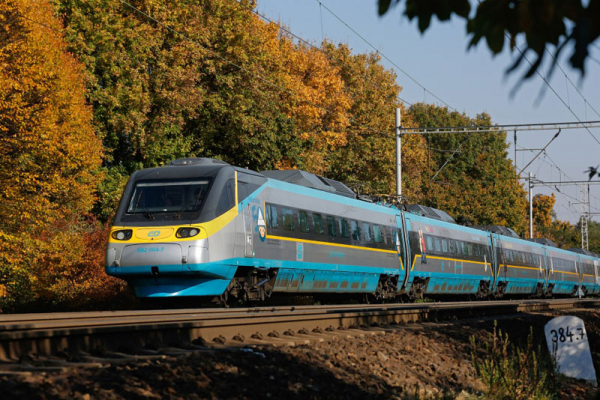 Zvyšování rychlosti na železnici se projevuje kratšími jízdními dobami vlaků