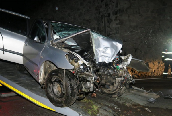 Jednapadesátiletý řidič přišel o život při nárazu do stěny kamenného železničního viaduktu
