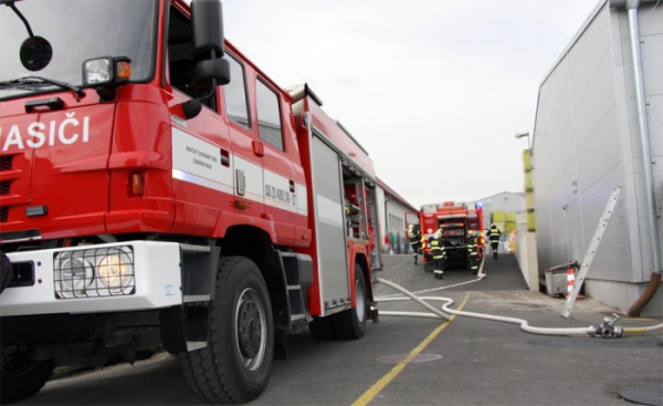 Požár průmyslového objektu v Ludkovicích na Zlínsku