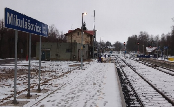 Mikulášovice mají zrekonstruovanou stanici, na řadu přichází oprava výpravní budovy