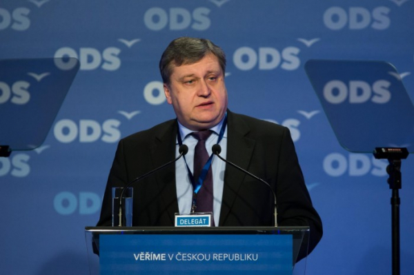 Vladislav Vilímec: Vláda rozvrací rozpočtová pravidla a žene nás do dlouhodobých dluhů