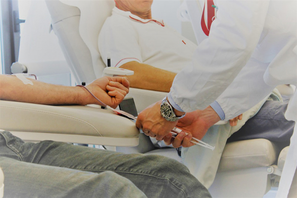 VZP zvýšila příspěvky dárcům krve