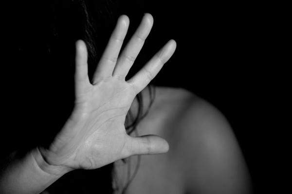 Domácí násilí za COVID-19: Když z pasti není úniku 