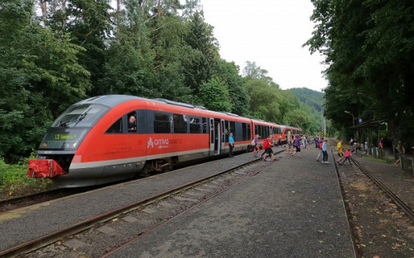 Liberecký kraj zajistil posílení oblíbených turistických vlaků z Liberce a Turnova na Maloskalsko v Českém ráji