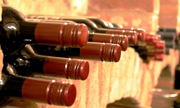 Evropská komise dočasně zmírnila soutěžní pravidla v oblasti pěstování a výroby vína