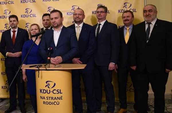 KDU-ČSL: Lidé v karanténě nesmí přijít o možnost volit na podzim. Nápad vlády je totalitní!