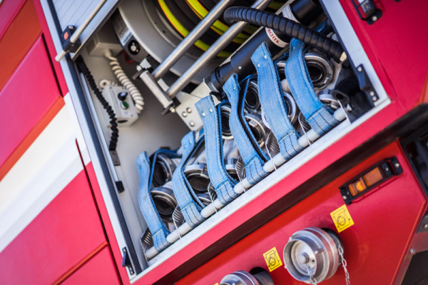 Požár panelového domu v Bohumíně si vyžádal 11 mrtvých, lidé skákali z oken