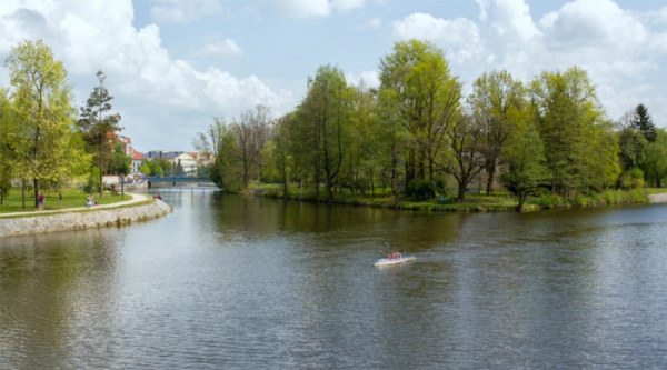 U Podolska na Orlíku trvá zákaz koupání, zhoršila se i voda u Radavy, Staňkovský rybník a Lipno má aktuální trojku