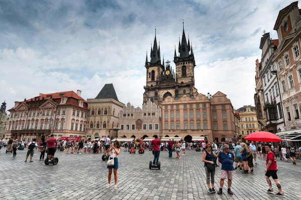 Praha zaznamenala  v období od dubna do června více než 90% propad v cestovním ruchu