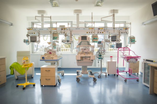 Novorozenecké oddělení pražské Fakultní nemocnice Motol se přesouvá do supermoderních prostor