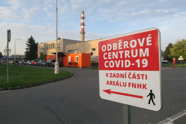 Třiapadesátiletý muž vyhrožoval odběrovému centru COVID v hradecké nemocnici