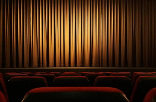 Divadla zřizovaná Prahou zůstanou zavřená do konce roku, čas věnují zkoušení a online programům pro diváky