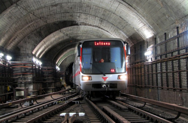  Dopravní podnik Praha pokračuje v modernizaci na lince C, o víkendu nepojede metro v úseku Florenc - Ládví